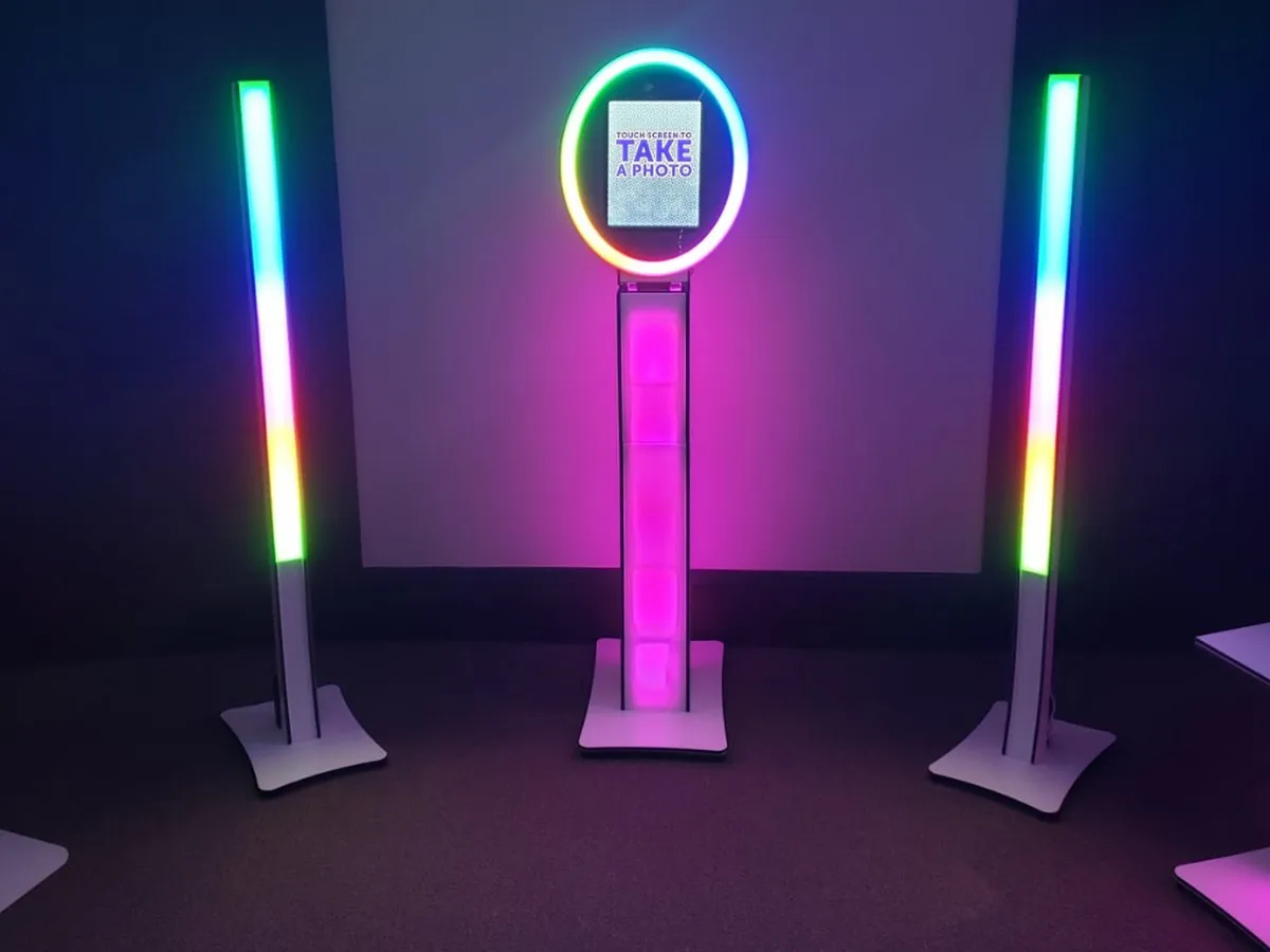 Infinity photo booth